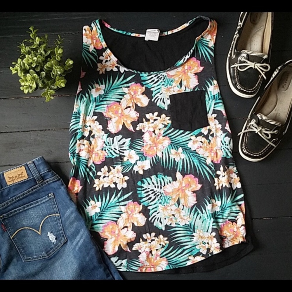 Victoria’s Secret ‘PINK’ floral tank top